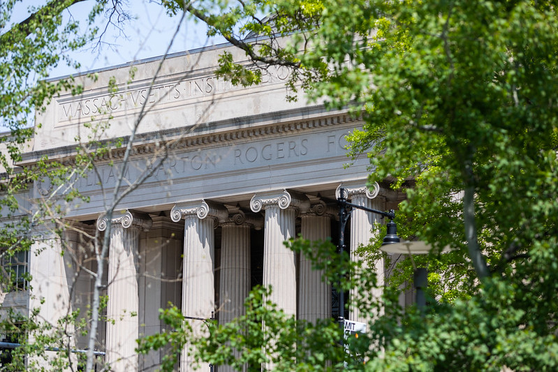 Image of the dome from Killian Court